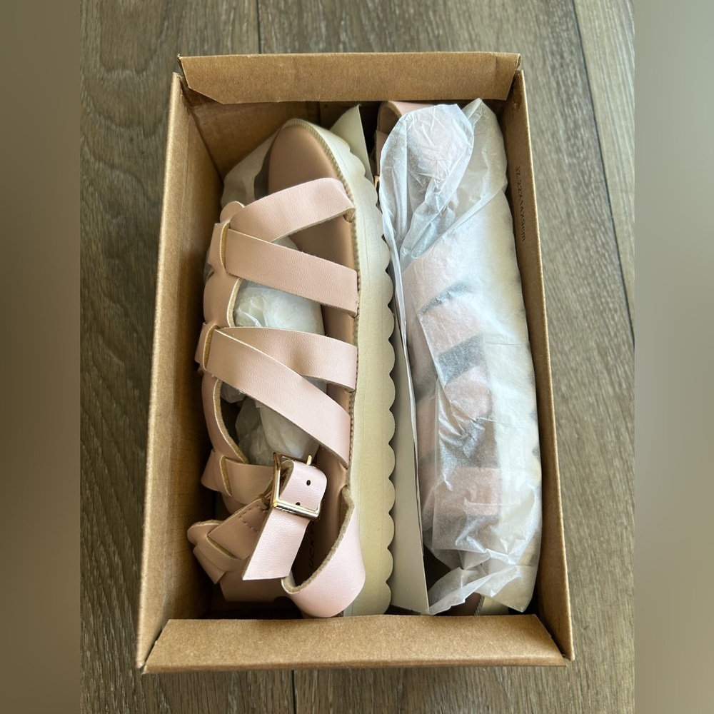 NEW Lucky Brand Gilly Sandal - Picture 7 of 8